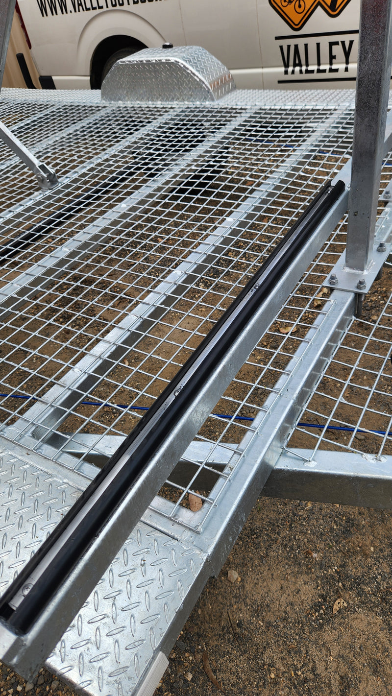 Load image into Gallery viewer, Trailer and Roof Rack Rubber